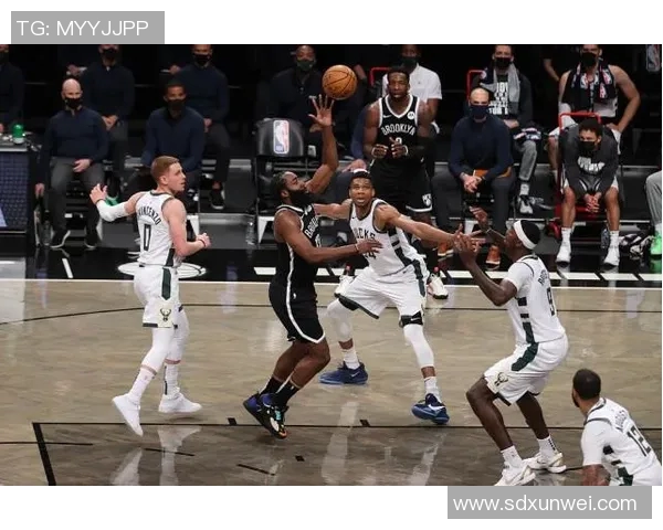 成都篮球队阵地战解析：战术布局与球员协作的深度剖析