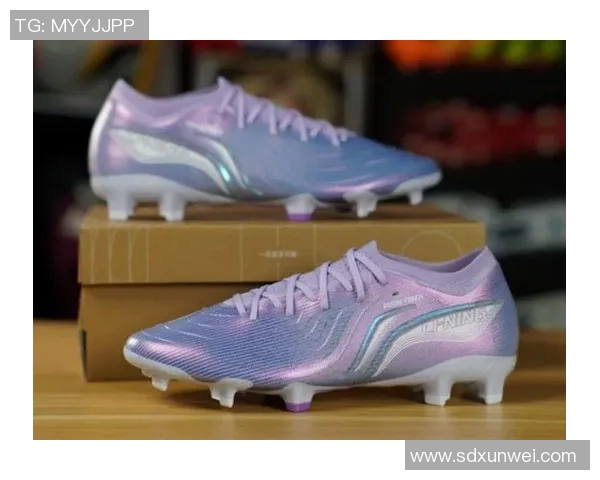 足球明星推荐的男足球鞋选择指南助你提升球场表现