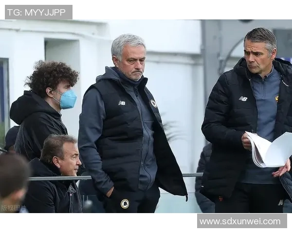 足球明星挑战滑草意外摔倒引发热议网友纷纷调侃其运动能力不足 足球明星挑战滑草意外摔倒引发热议网友纷纷调侃其运动能力不足